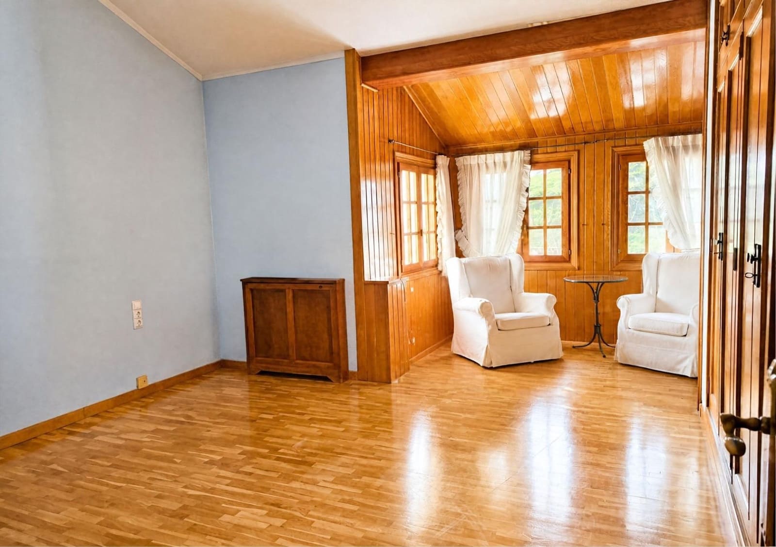 6 bedroom Villa for sale in Paterna with pool garage - € 980,000 (Ref: 10177358)
