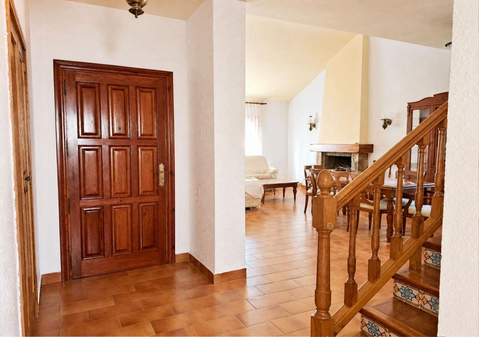 6 bedroom Villa for sale in Paterna with pool garage - € 980,000 (Ref: 10177358)