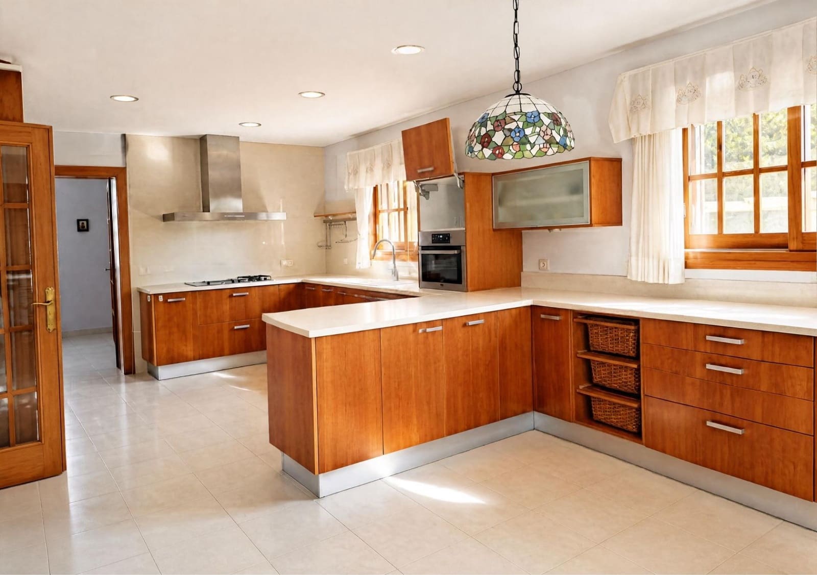 6 bedroom Villa for sale in Paterna with pool garage - € 980,000 (Ref: 10177358)