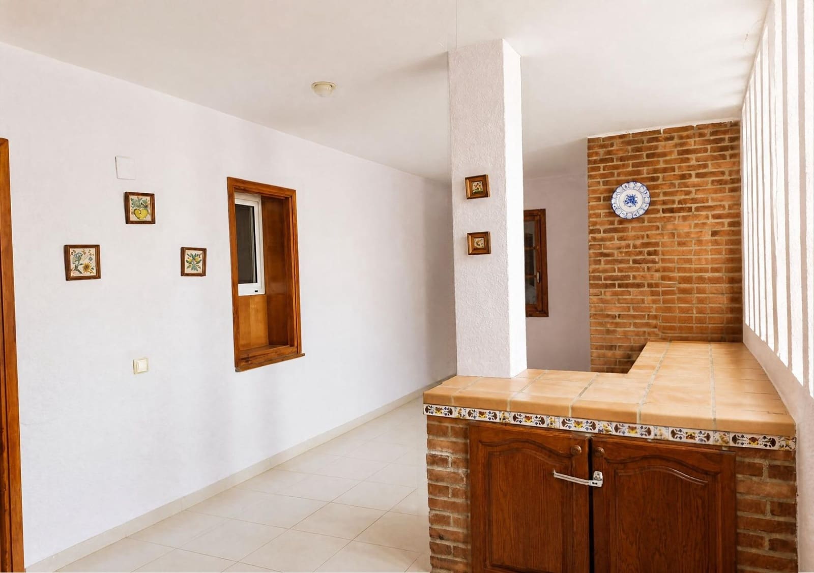 6 bedroom Villa for sale in Paterna with pool garage - € 980,000 (Ref: 10177358)