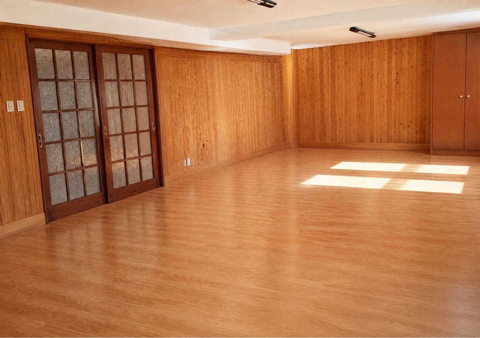 6 bedroom Villa for sale in Paterna with pool garage - € 980,000 (Ref: 10177358)