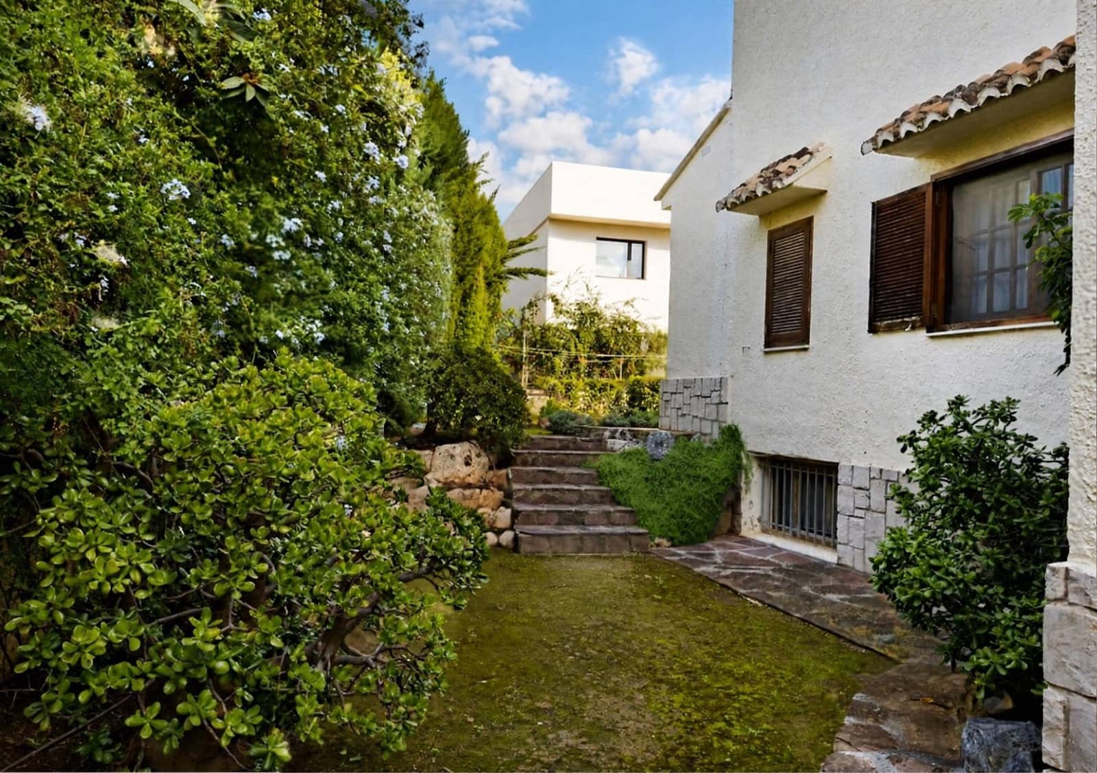 6 bedroom Villa for sale in Paterna with pool garage - € 980,000 (Ref: 10177358)