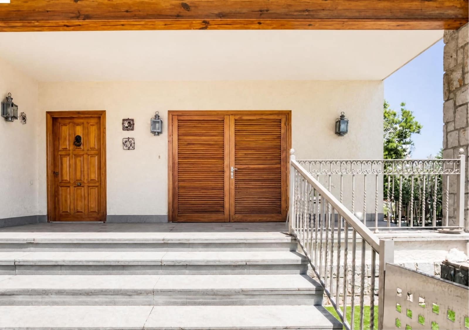 6 bedroom Villa for sale in Paterna with pool garage - € 980,000 (Ref: 10177358)