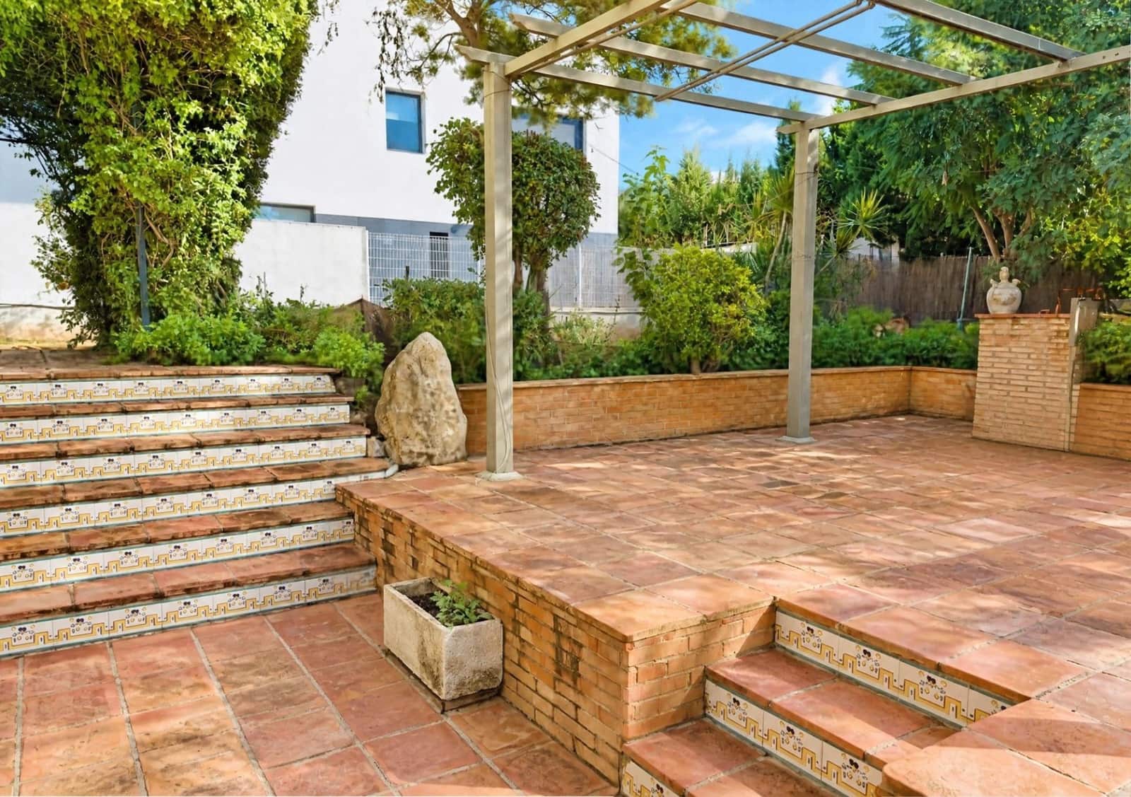 6 bedroom Villa for sale in Paterna with pool garage - € 980,000 (Ref: 10177358)