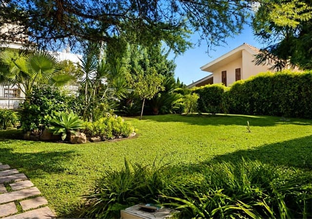 6 bedroom Villa for sale in Paterna with pool garage - € 980,000 (Ref: 10177358)
