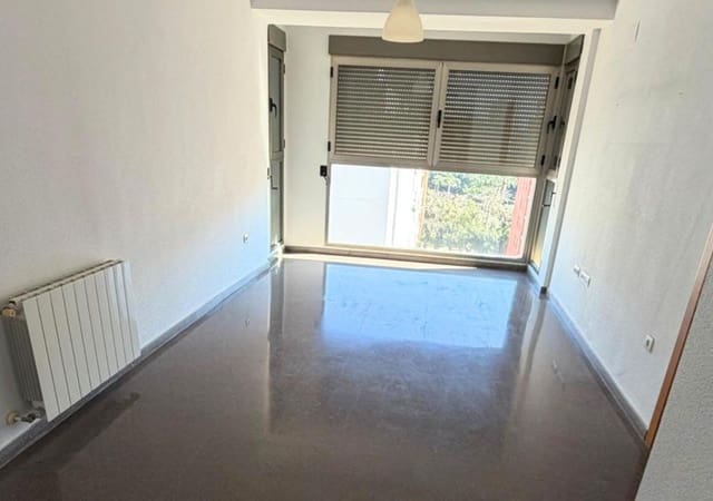 3 quarto Apartamento para arrendar em Trinitat, Valência cidade - 1 500 € (Ref: 10180776)