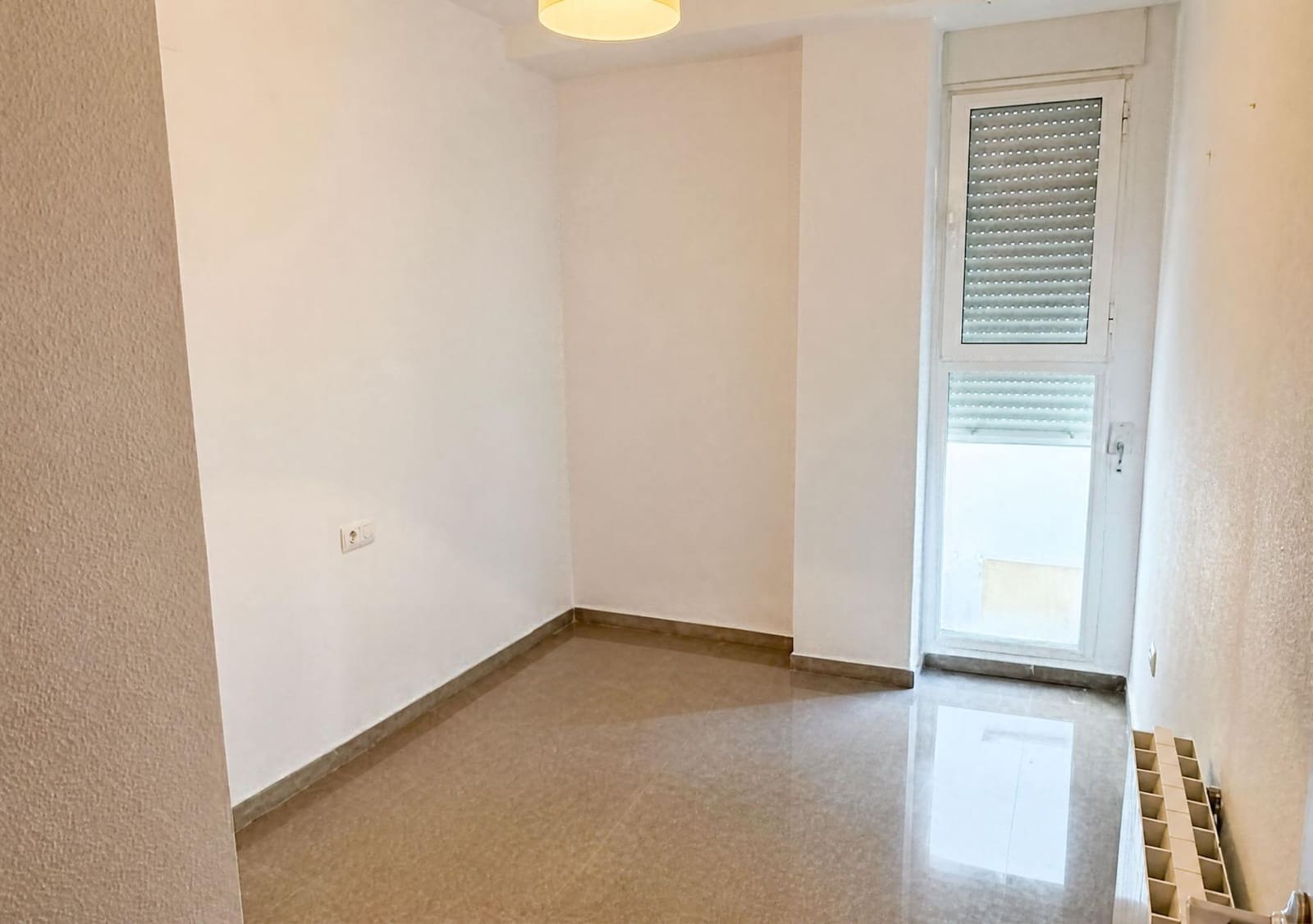 3 quarto Apartamento para arrendar em Valencia cidade - 1 500 € (Ref: 10180776)
