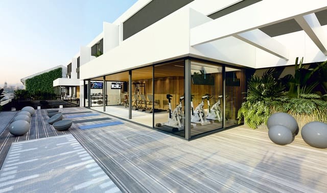 3 soverom Penthouse til salgs i Fuengirola med svømmebasseng garasje - € 1 550 000 (Ref: 9877830)