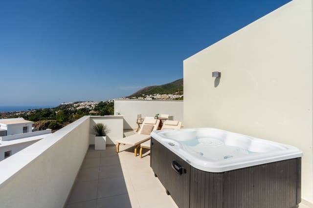 2 makuuhuone Huoneisto myytävänä paikassa Benalmádena mukana uima-altaan 
autotalli - 450 000 € (Ref: 9880473)