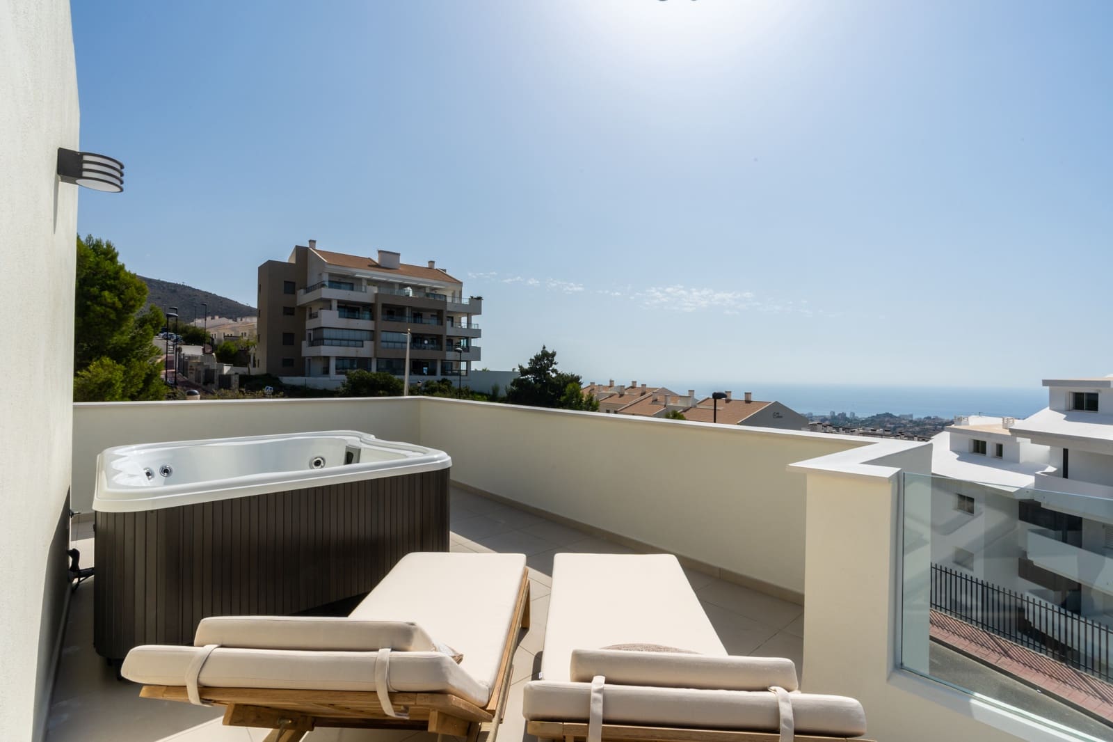 2 bedroom Apartment for sale in Benalmadena with pool garage - € 450,000 (Ref: 9880473)