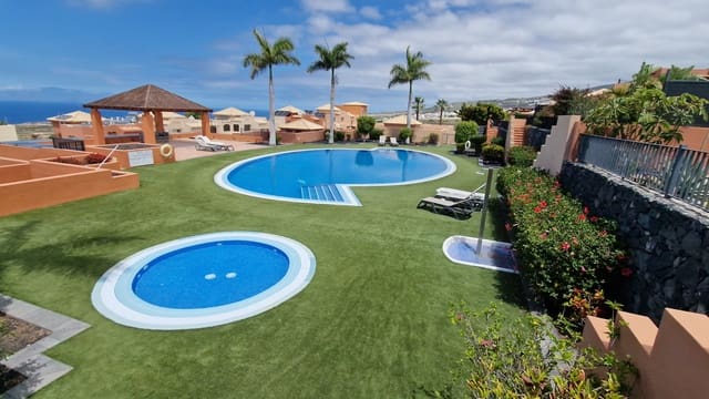 2 soverom Kjedet enebolig til salgs i La Caleta Adeje, Adeje med svømmebasseng garasje - € 1 280 000 (Ref: 9860751)