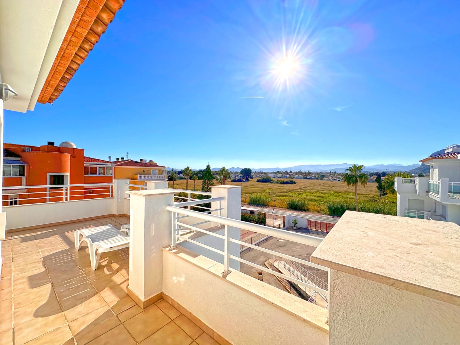 3 Zimmer Strandapartment zu verkaufen in Denia mit Pool Garage - 498.000 € (Ref: 9918852)