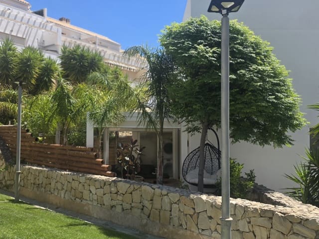3 Zimmer Haus zu verkaufen in Relleu mit Pool Garage - 279.000 € (Ref: 9866332)