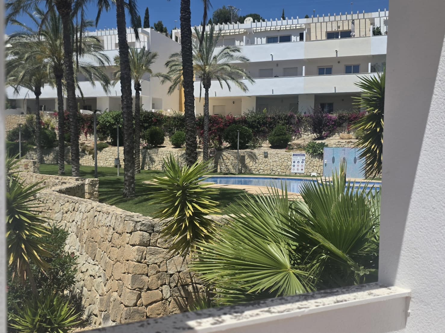 3 bedroom Townhouse for sale in Relleu with pool garage - € 264,000 (Ref: 9866332)