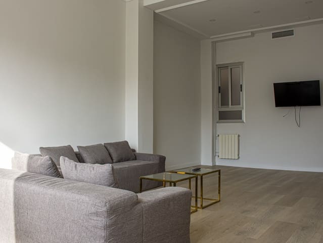 2 sovrum Lägenhet att hyra i La Gran Via, Valencia stad med garage - 2 450 € (Ref: 9866014)