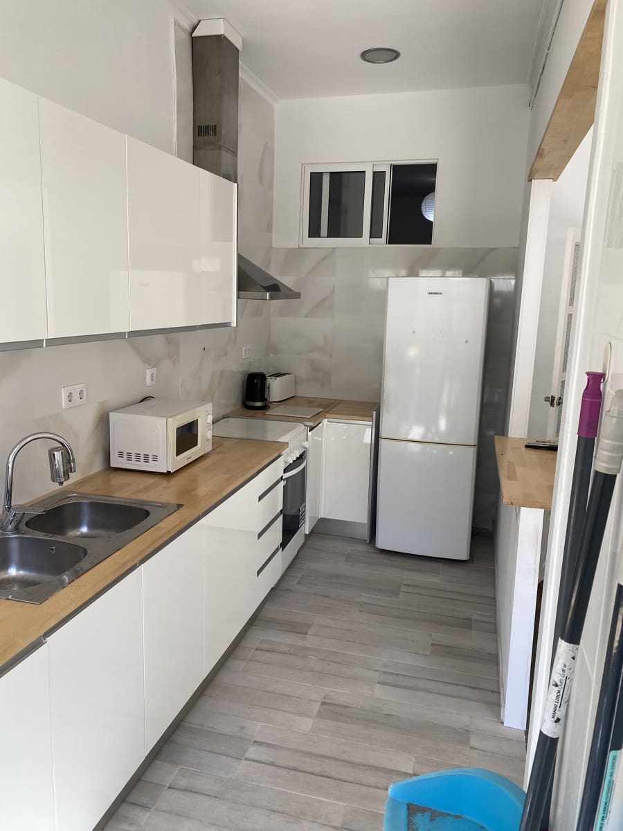 Apartamento de 2 habitaciones en València ciudad en alquiler con garaje - 1.750 € (Ref: 9900839)