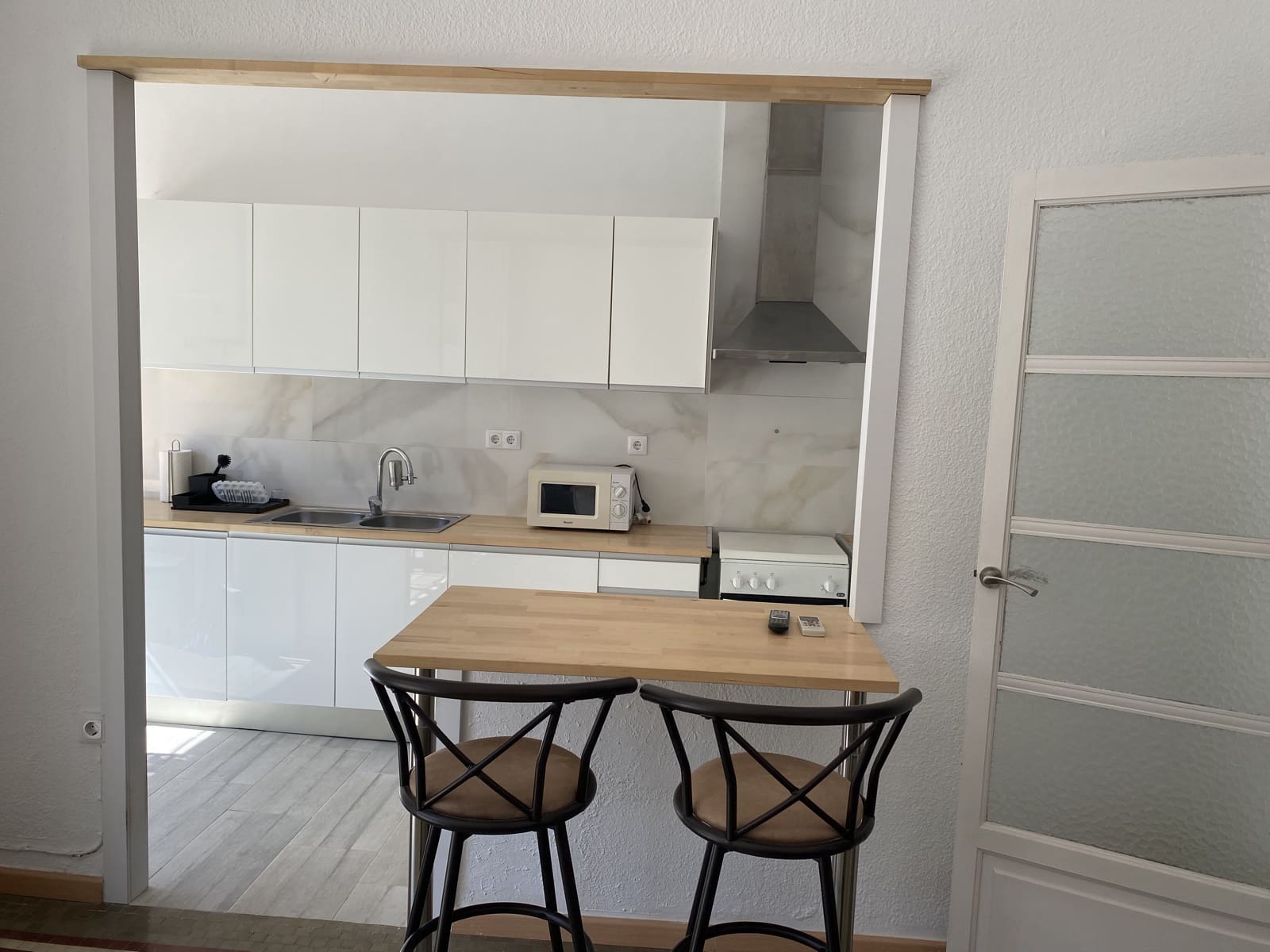 Apartamento de 2 habitaciones en València ciudad en alquiler con garaje - 1.750 € (Ref: 9900839)