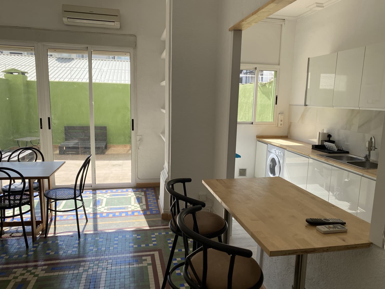 Apartamento de 2 habitaciones en València ciudad en alquiler con garaje - 1.750 € (Ref: 9900839)