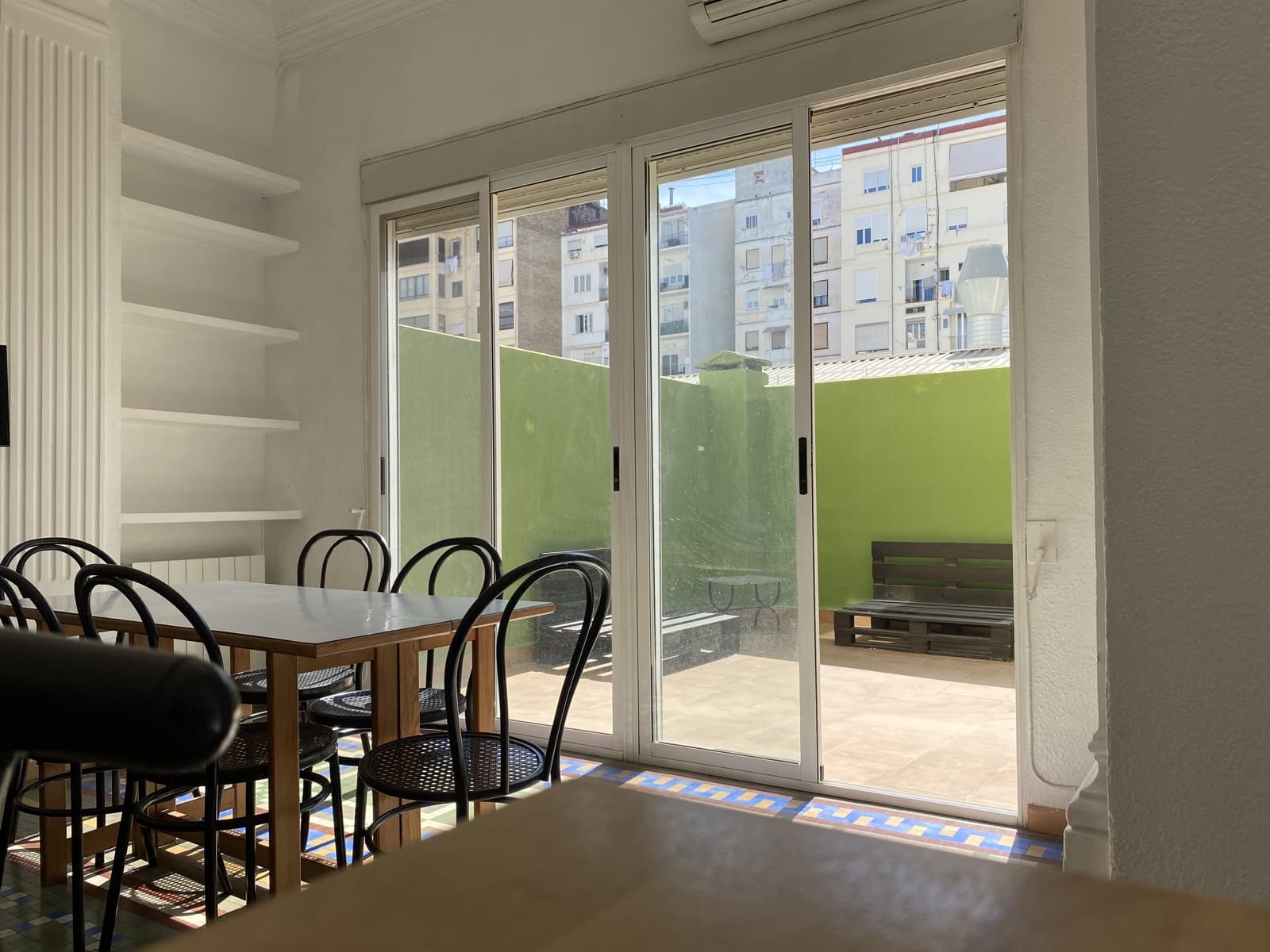Apartamento de 2 habitaciones en València ciudad en alquiler con garaje - 1.750 € (Ref: 9900839)