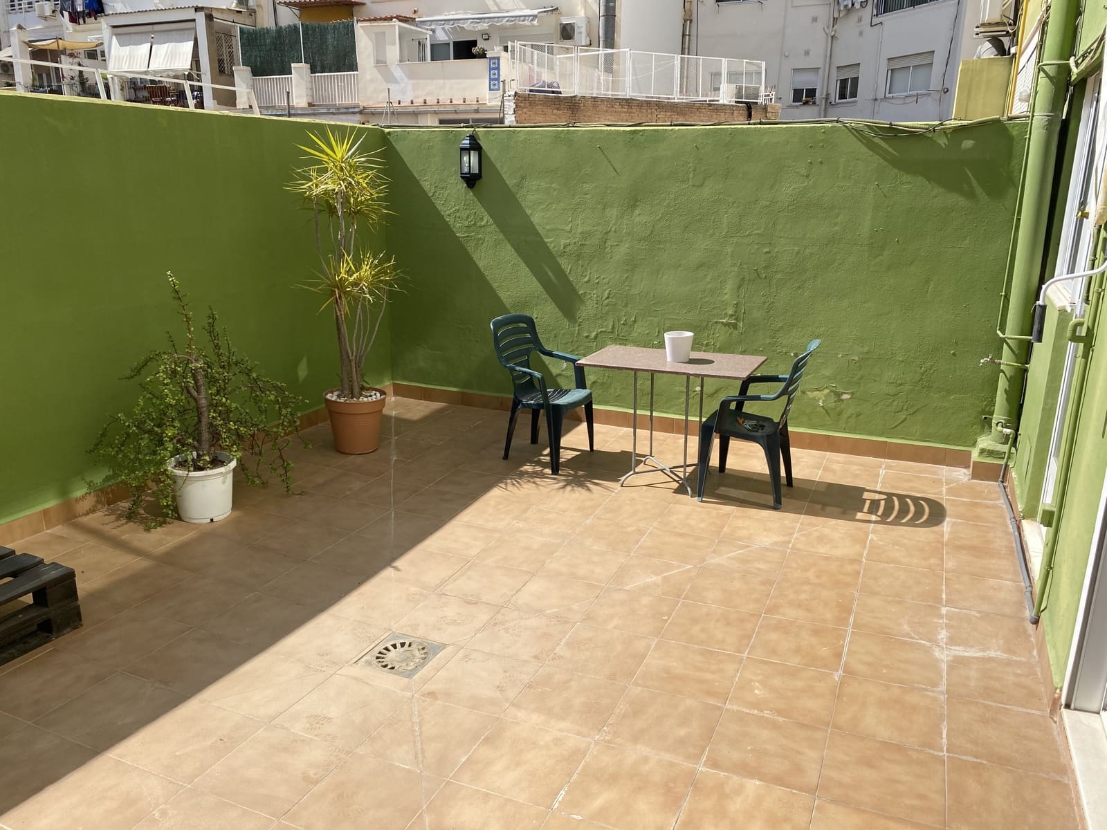 Apartamento de 2 habitaciones en València ciudad en alquiler con garaje - 1.750 € (Ref: 9900839)