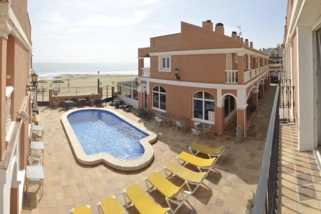3 bedroom Terraced Villa for holiday rental in La Mata, Torrevieja with pool - € 800 (Ref: 9867745)