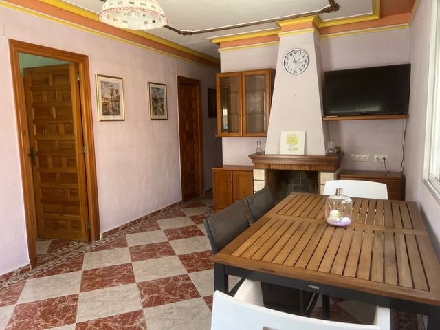 3 bedroom Terraced Villa for holiday rental in La Mata, Torrevieja with pool - € 800 (Ref: 9867745)