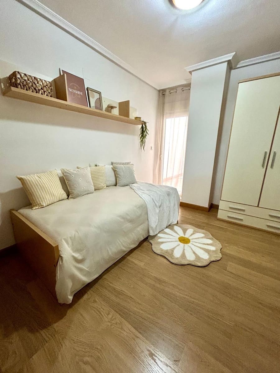 3 sypialnia Mieszkanie na sprzedaż w Torrevieja - 169 900 € (Ref: 10011559)