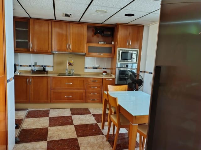 3 sovrum Lägenhet att hyra i Orihuela ciudad, Orihuela - 600 € (Ref: 10030679)