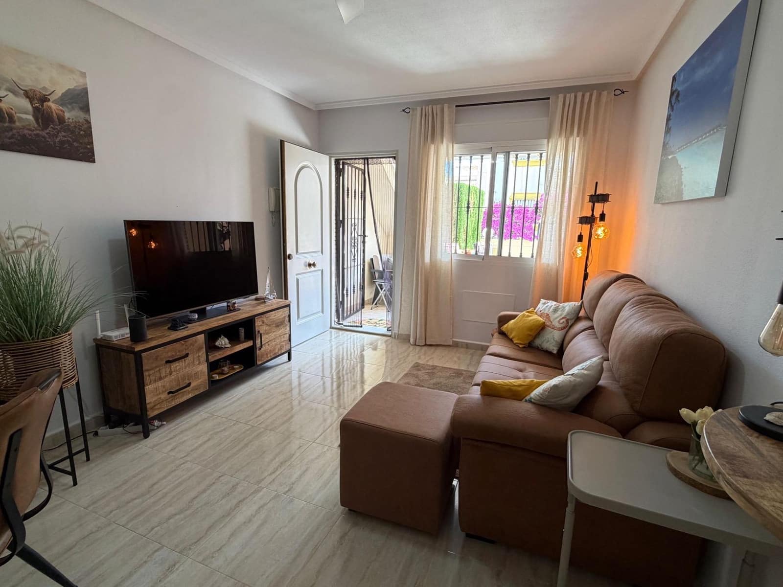 2 slaapkamer Rijtjeshuis te koop in Villamartin met zwembad garage - € 219.000 (Ref: 10051869)