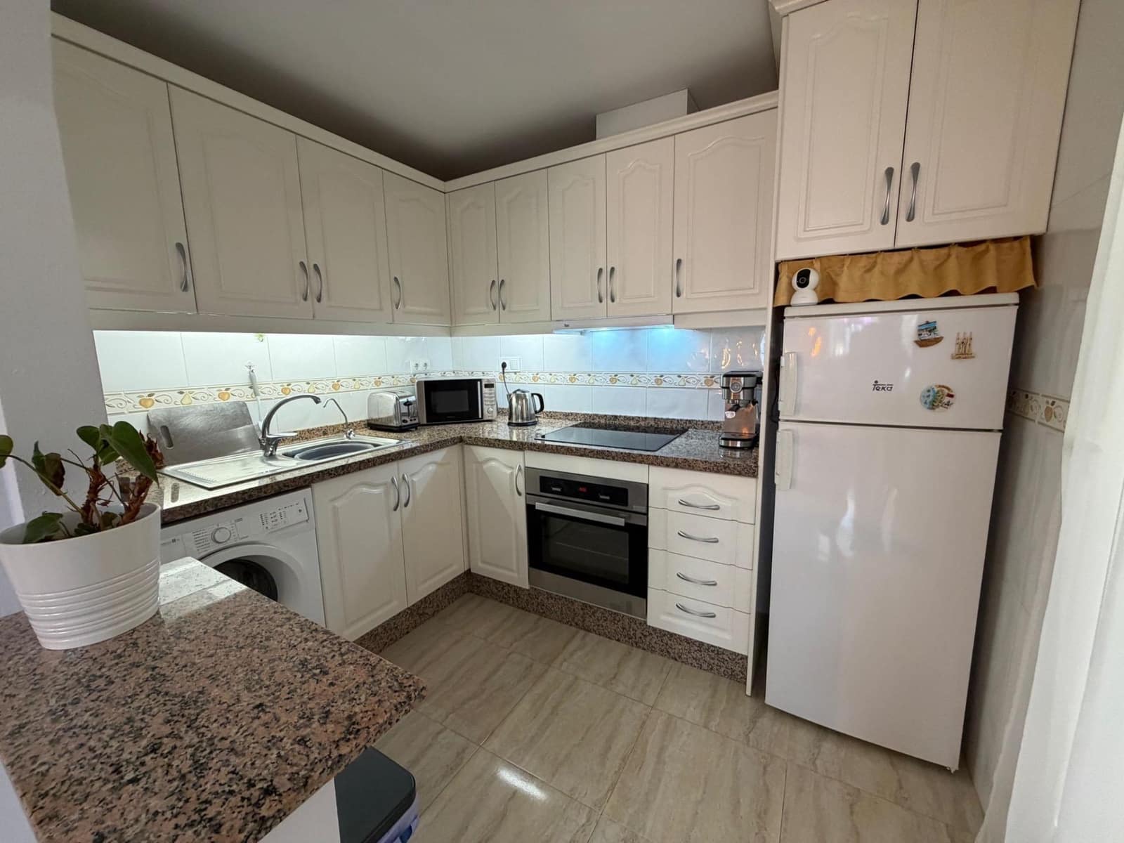 2 slaapkamer Rijtjeshuis te koop in Villamartin met zwembad garage - € 219.000 (Ref: 10051869)