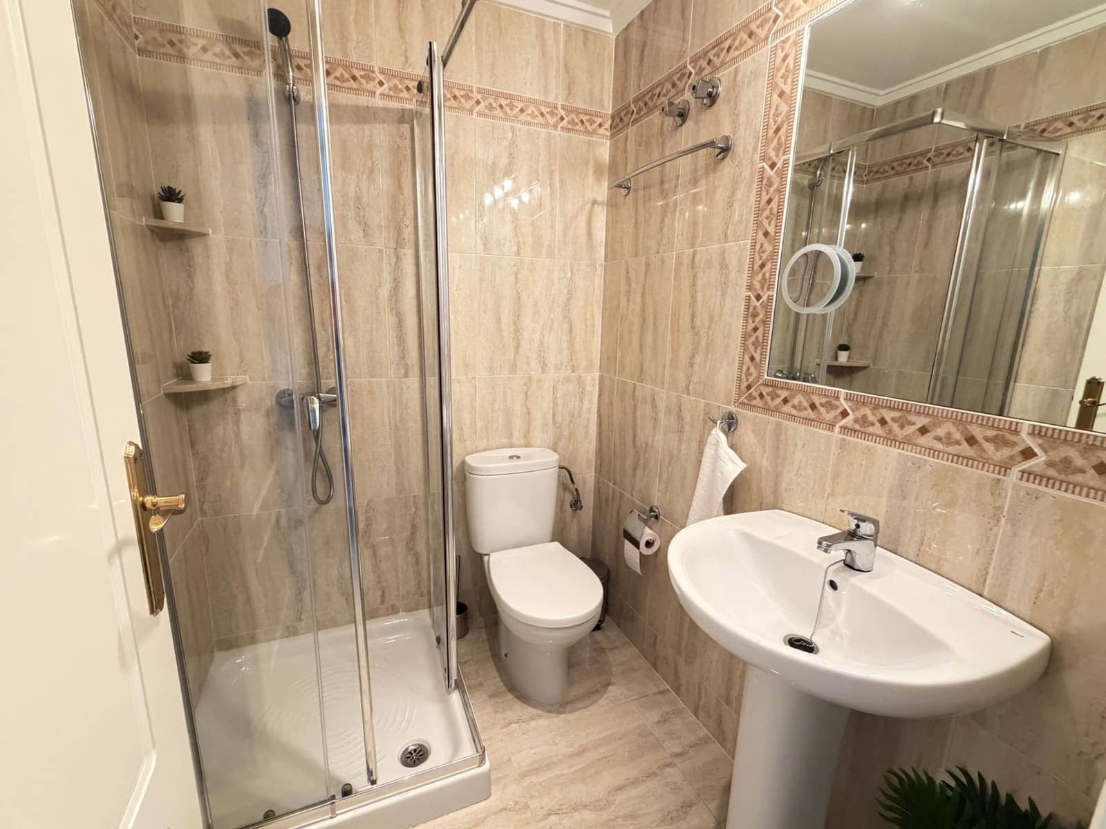 2 slaapkamer Rijtjeshuis te koop in Villamartin met zwembad garage - € 219.000 (Ref: 10051869)
