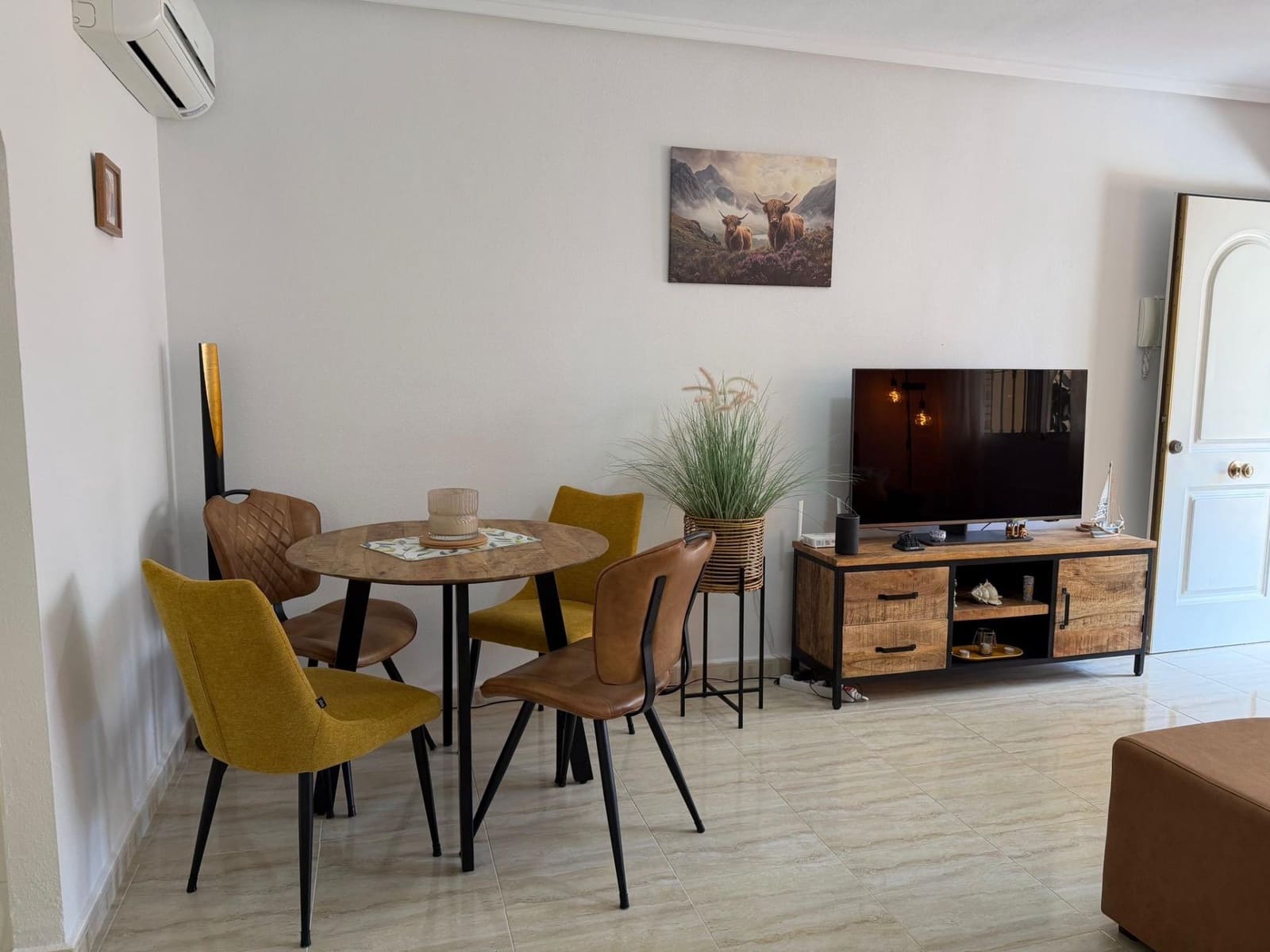 2 slaapkamer Rijtjeshuis te koop in Villamartin met zwembad garage - € 219.000 (Ref: 10051869)