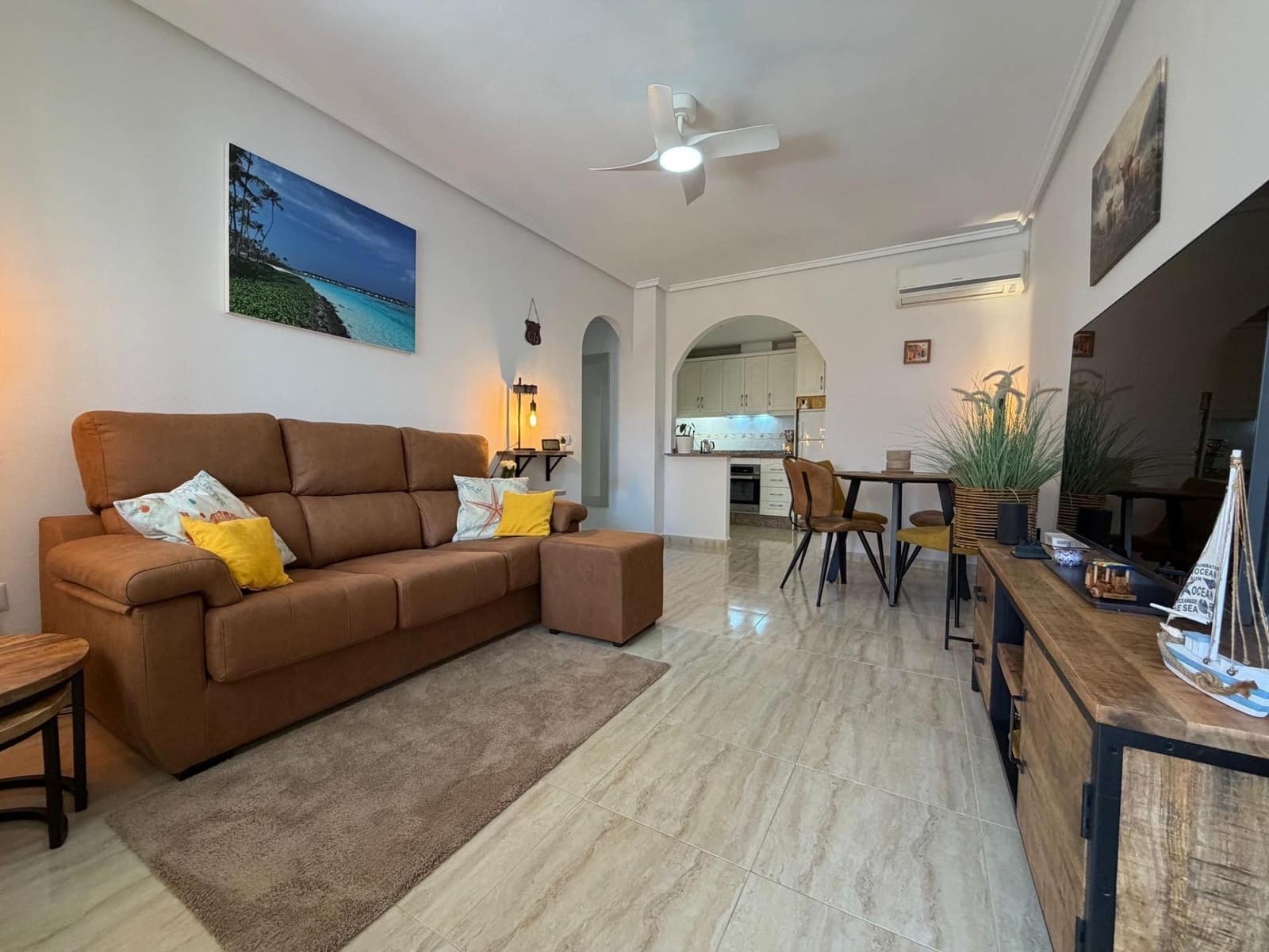 2 slaapkamer Rijtjeshuis te koop in Villamartin met zwembad garage - € 219.000 (Ref: 10051869)