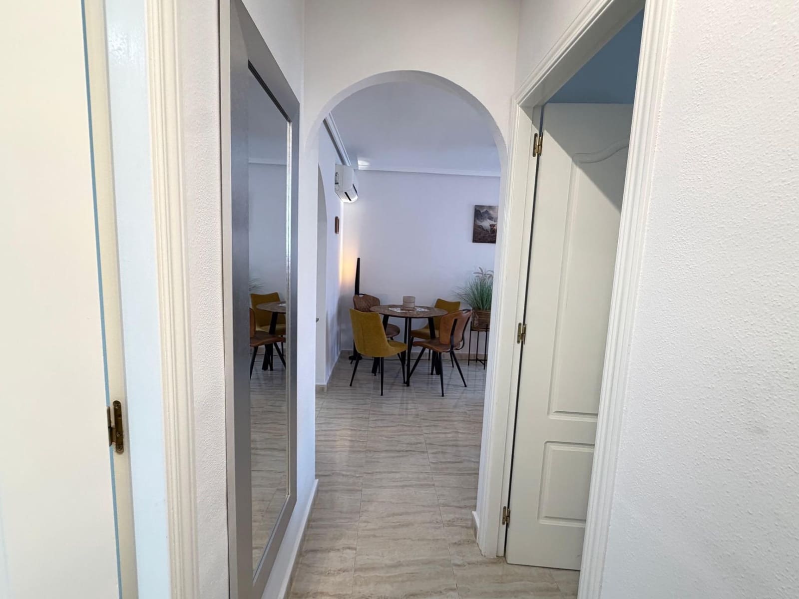2 slaapkamer Rijtjeshuis te koop in Villamartin met zwembad garage - € 219.000 (Ref: 10051869)