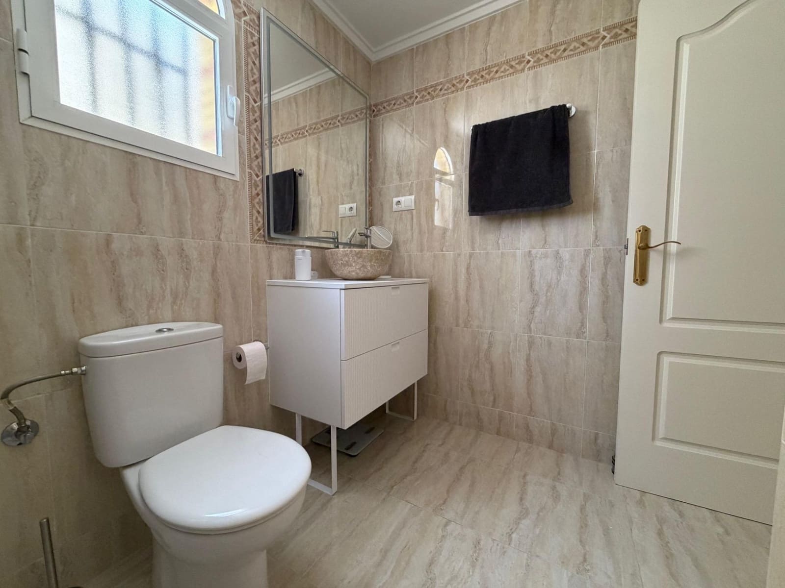 2 slaapkamer Rijtjeshuis te koop in Villamartin met zwembad garage - € 219.000 (Ref: 10051869)
