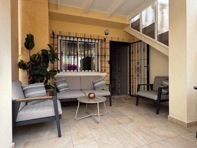 2 slaapkamer Rijtjeshuis te koop in Villamartin, Orihuela met zwembad garage - € 219.000 (Ref: 10051869)