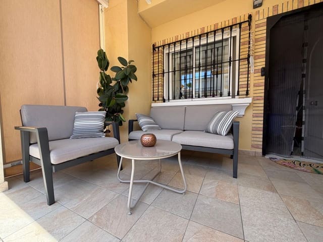 2 slaapkamer Rijtjeshuis te koop in Villamartin, Orihuela met zwembad garage - € 219.000 (Ref: 10051869)