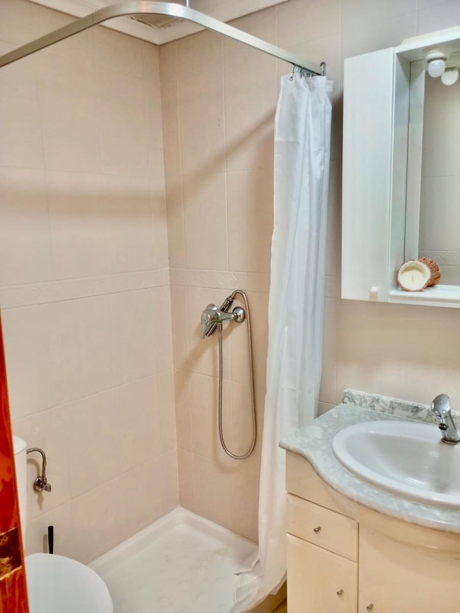 2 slaapkamer Rijtjeshuis te huur in Monforte del Cid - € 900 (Ref: 10051870)
