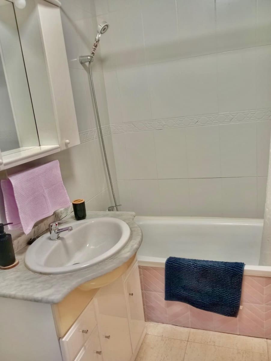 2 slaapkamer Rijtjeshuis te huur in Monforte del Cid - € 900 (Ref: 10051870)