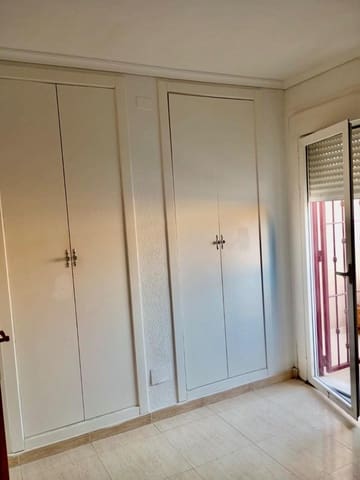 Villa/Maison Mitoyenne de 2 chambres à louer à Monforte del Cid - 900 € (Ref: 10051870)