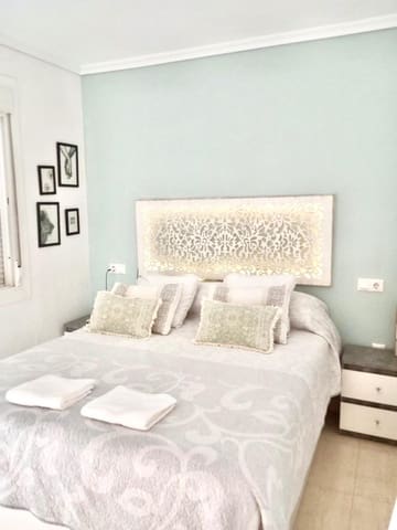 Villa/Maison Mitoyenne de 2 chambres à louer à Monforte del Cid - 900 € (Ref: 10051870)