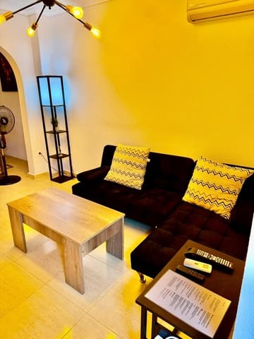Villa/Maison Mitoyenne de 2 chambres à louer à Monforte del Cid - 900 € (Ref: 10051870)