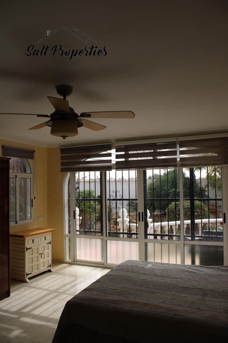 4 chambre Villa/Maison à vendre à El Chaparral - 530 000 € (Ref: 9882221)