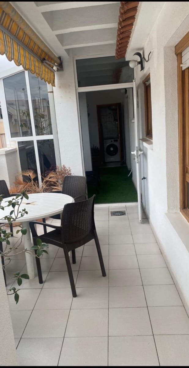 2 makuuhuone Kattohuoneisto myytävänä paikassa Torrevieja - 265 000 € (Ref: 9882225)