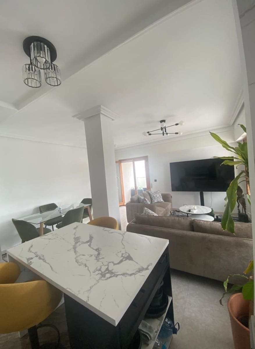 2 makuuhuone Kattohuoneisto myytävänä paikassa Torrevieja - 265 000 € (Ref: 9882225)
