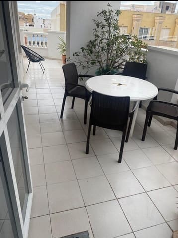 2 makuuhuone Kattohuoneisto myytävänä paikassa Avenida Habaneras - Curva de Palangre, Torrevieja - 265 000 € (Ref: 9882225)