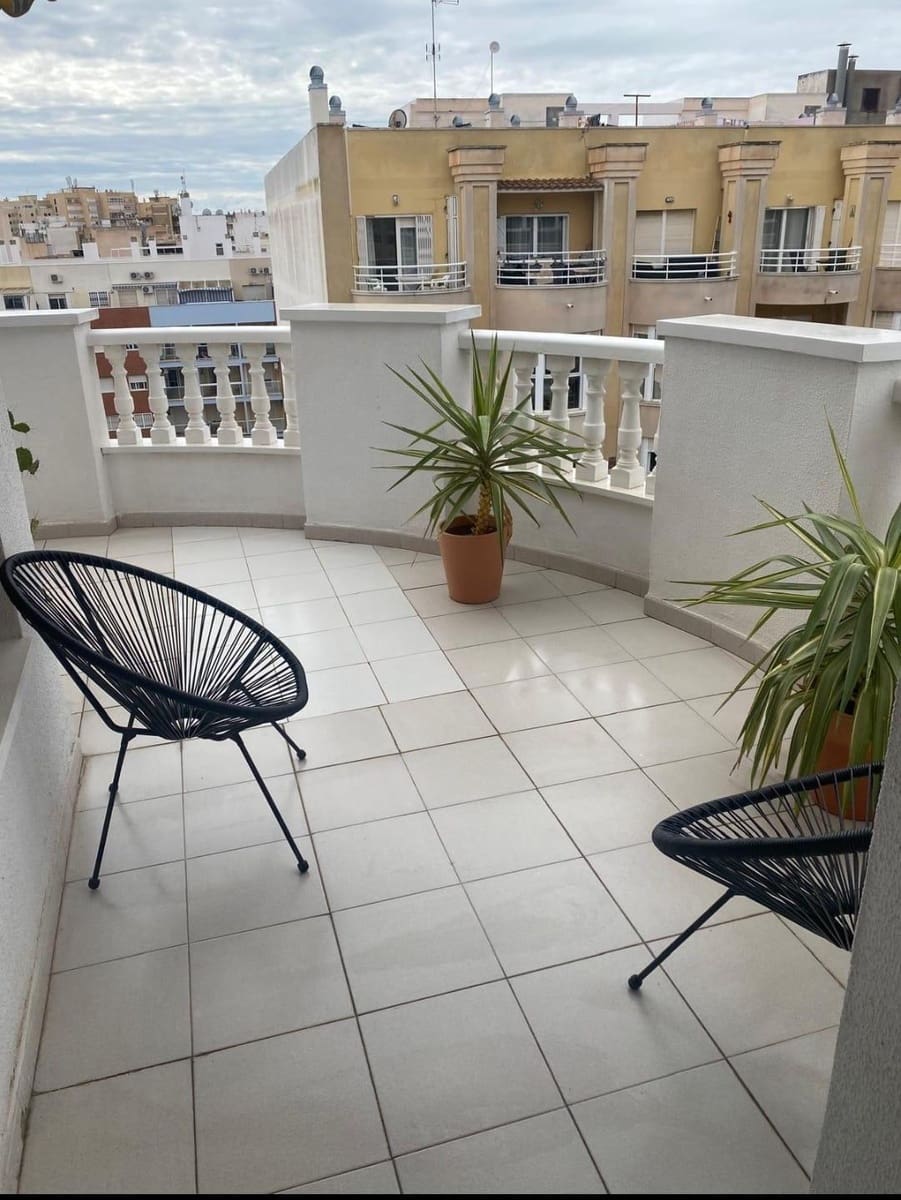 2 makuuhuone Kattohuoneisto myytävänä paikassa Torrevieja - 265 000 € (Ref: 9882225)