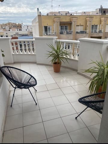 2 makuuhuone Kattohuoneisto myytävänä paikassa Avenida Habaneras - Curva de Palangre, Torrevieja - 265 000 € (Ref: 9882225)