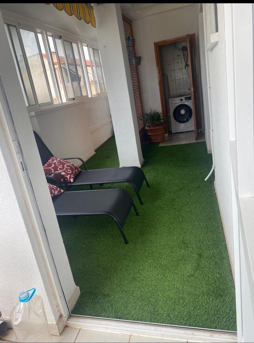 2 makuuhuone Kattohuoneisto myytävänä paikassa Torrevieja - 265 000 € (Ref: 9882225)