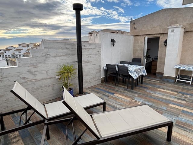 2 makuuhuone Asunto myytävänä paikassa Aguas Nuevas, Torrevieja mukana uima-altaan 
autotalli - 195 000 € (Ref: 9882230)